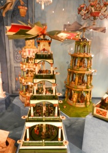 Nostalgic Christmas Pyramid